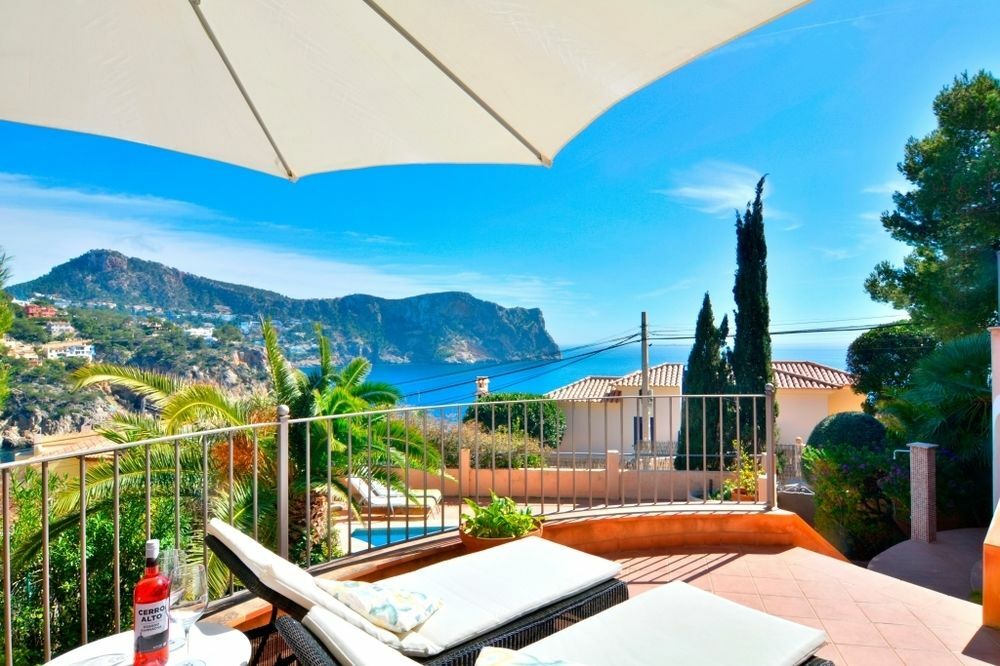 Villa With Incredible Sea Views And Pool *